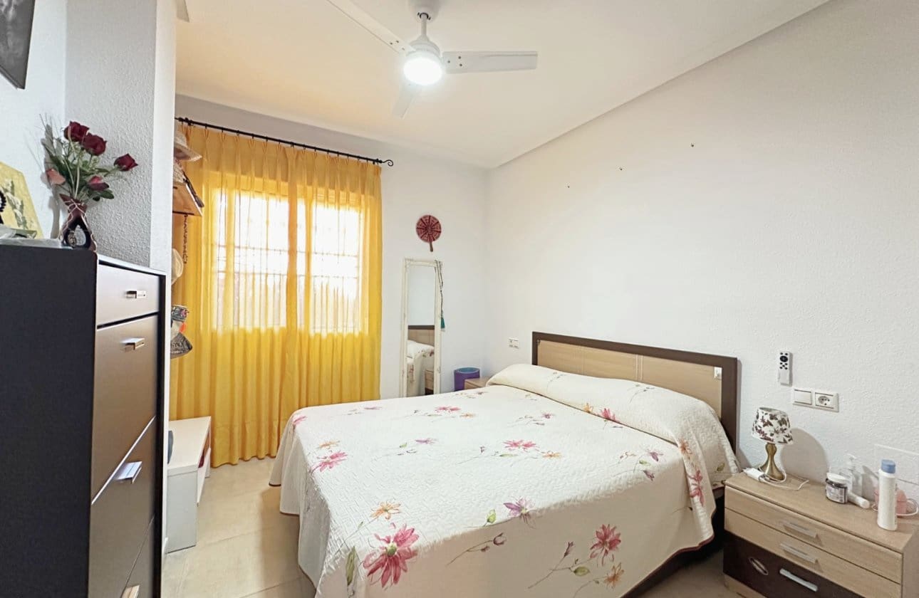 2 soverom Bungalow til salgs i Torrevieja med svømmebasseng - € 162 500 (Ref: 10177498)