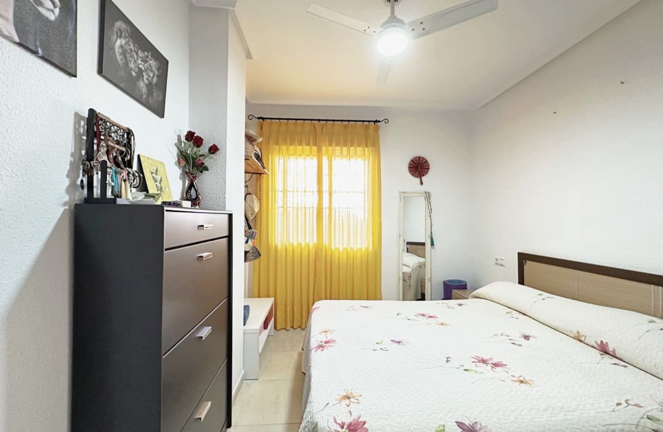2 soverom Bungalow til salgs i Torrevieja med svømmebasseng - € 162 500 (Ref: 10177498)