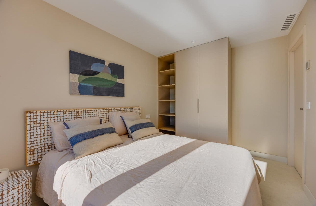 2 soveværelse Strandlejlighed til salg i Torrevieja med swimmingpool - € 550.000 (Ref: 10177500)