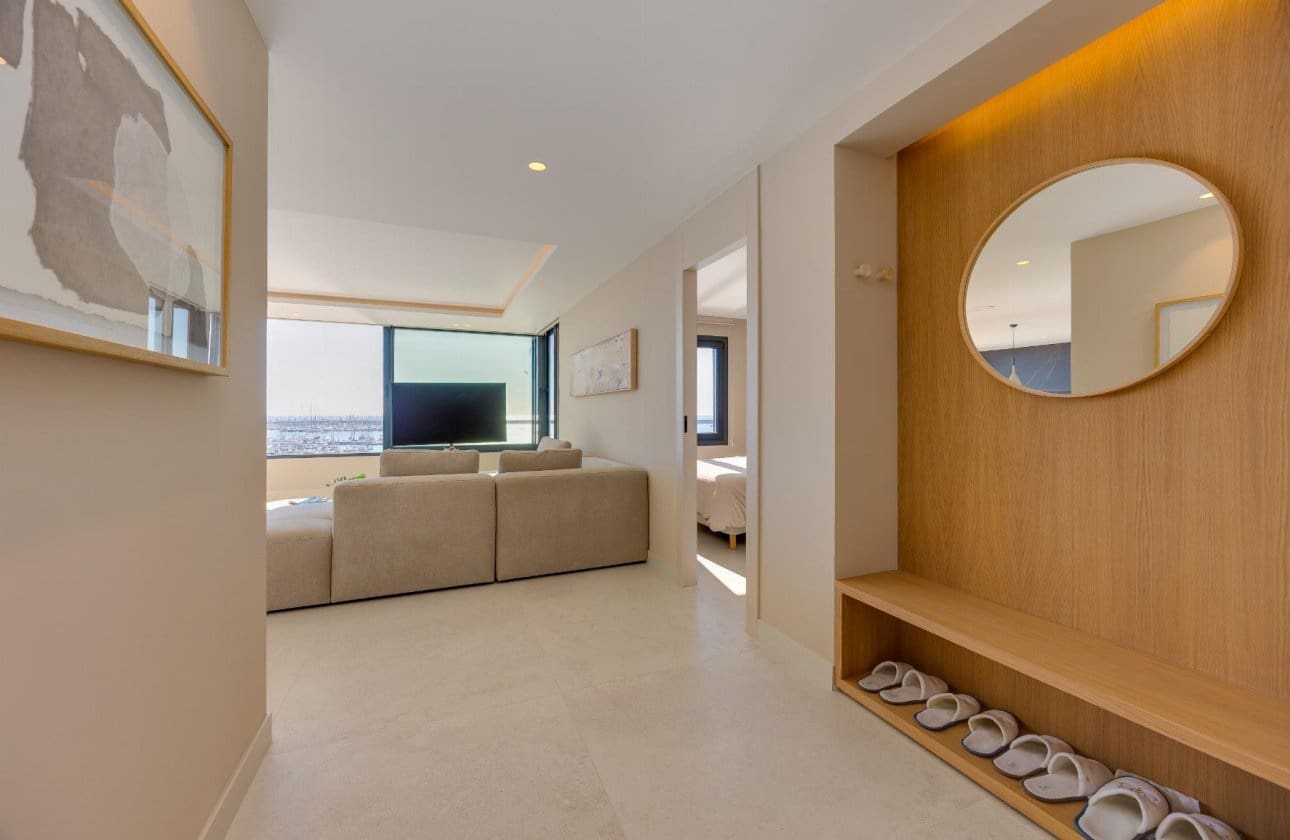 2 soveværelse Strandlejlighed til salg i Torrevieja med swimmingpool - € 550.000 (Ref: 10177500)