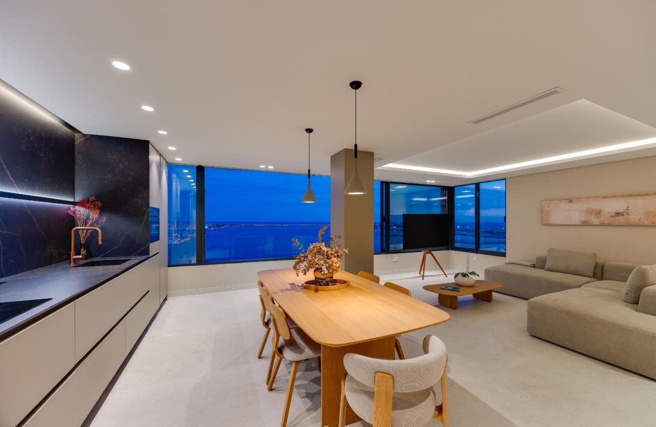 2 soveværelse Strandlejlighed til salg i Torrevieja med swimmingpool - € 550.000 (Ref: 10177500)
