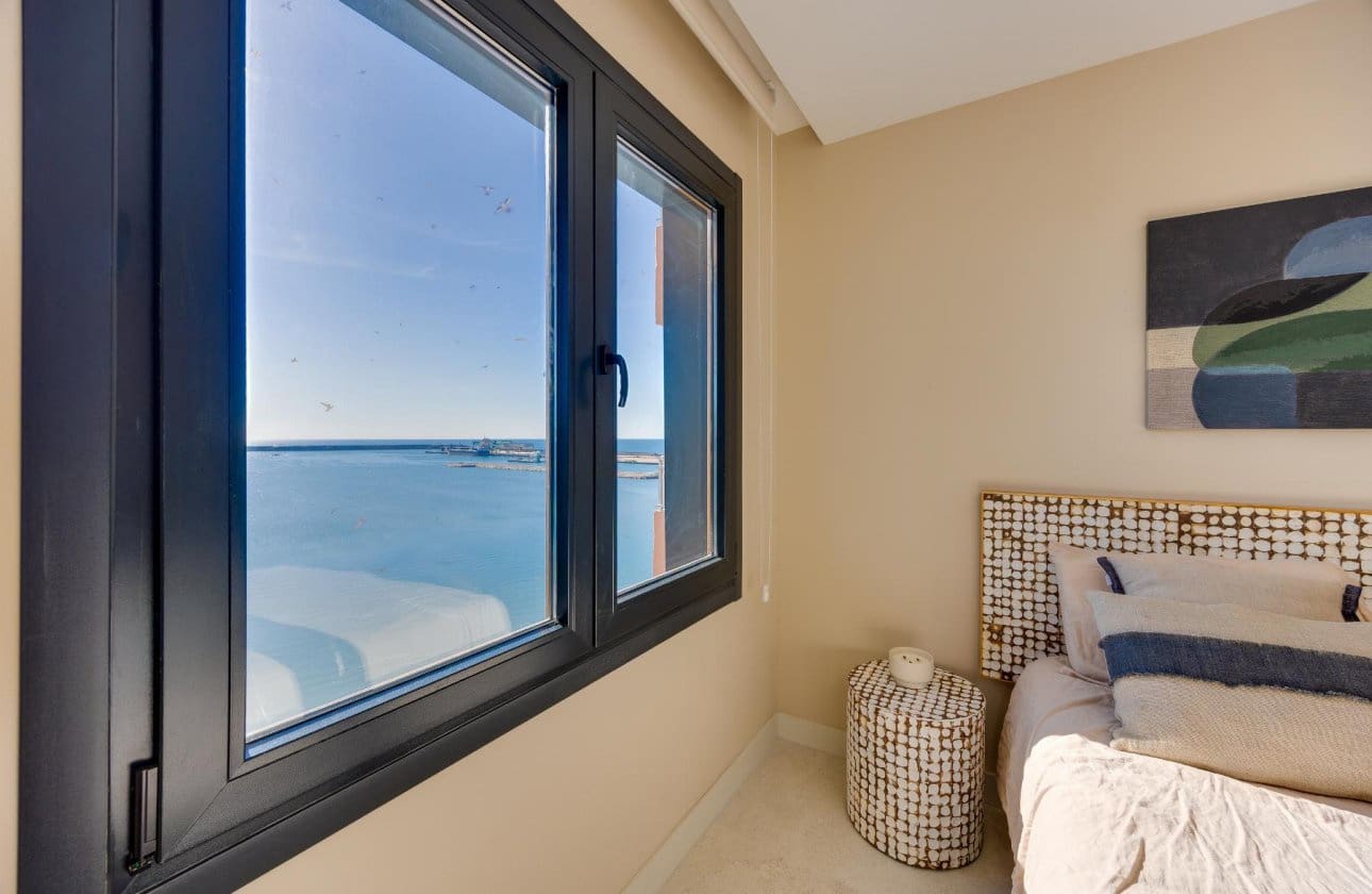 2 soveværelse Strandlejlighed til salg i Torrevieja med swimmingpool - € 550.000 (Ref: 10177500)