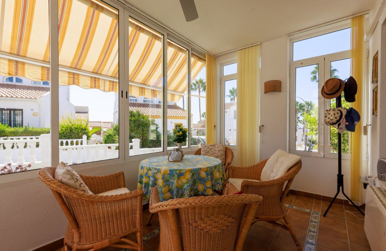 3 soveværelse Villa til salg i Orihuela Costa med swimmingpool garage - € 374.900 (Ref: 10187503)