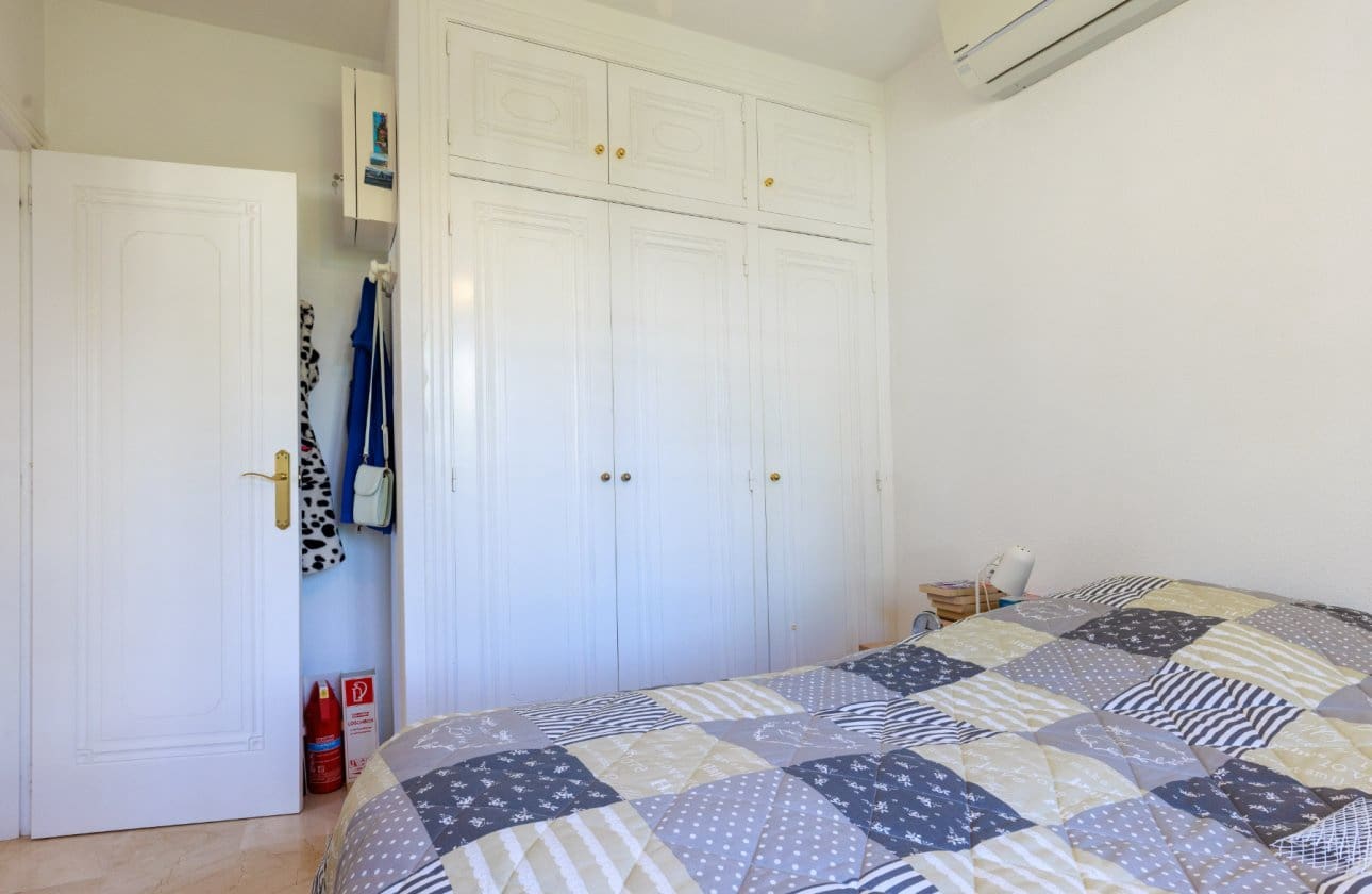 3 soveværelse Villa til salg i Orihuela Costa med swimmingpool garage - € 374.900 (Ref: 10187503)