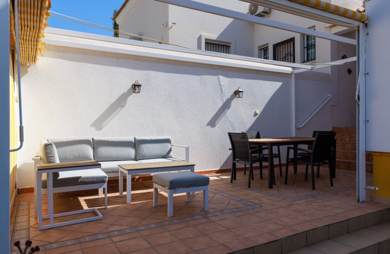 3 soveværelse Villa til salg i Orihuela Costa med swimmingpool garage - € 374.900 (Ref: 10187503)