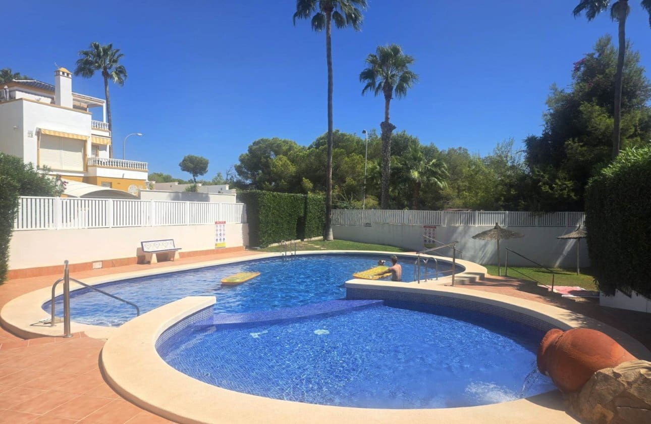 3 soveværelse Villa til salg i Orihuela Costa med swimmingpool garage - € 374.900 (Ref: 10187503)