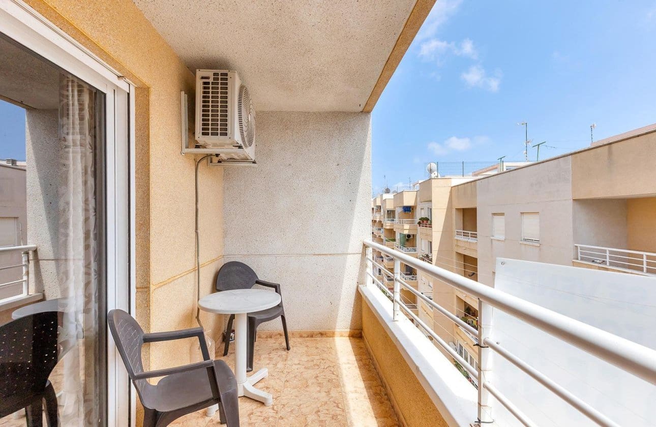 Ático de 3 habitaciones en Torrevieja en venta con piscina garaje - 175.000 € (Ref: 10187504)