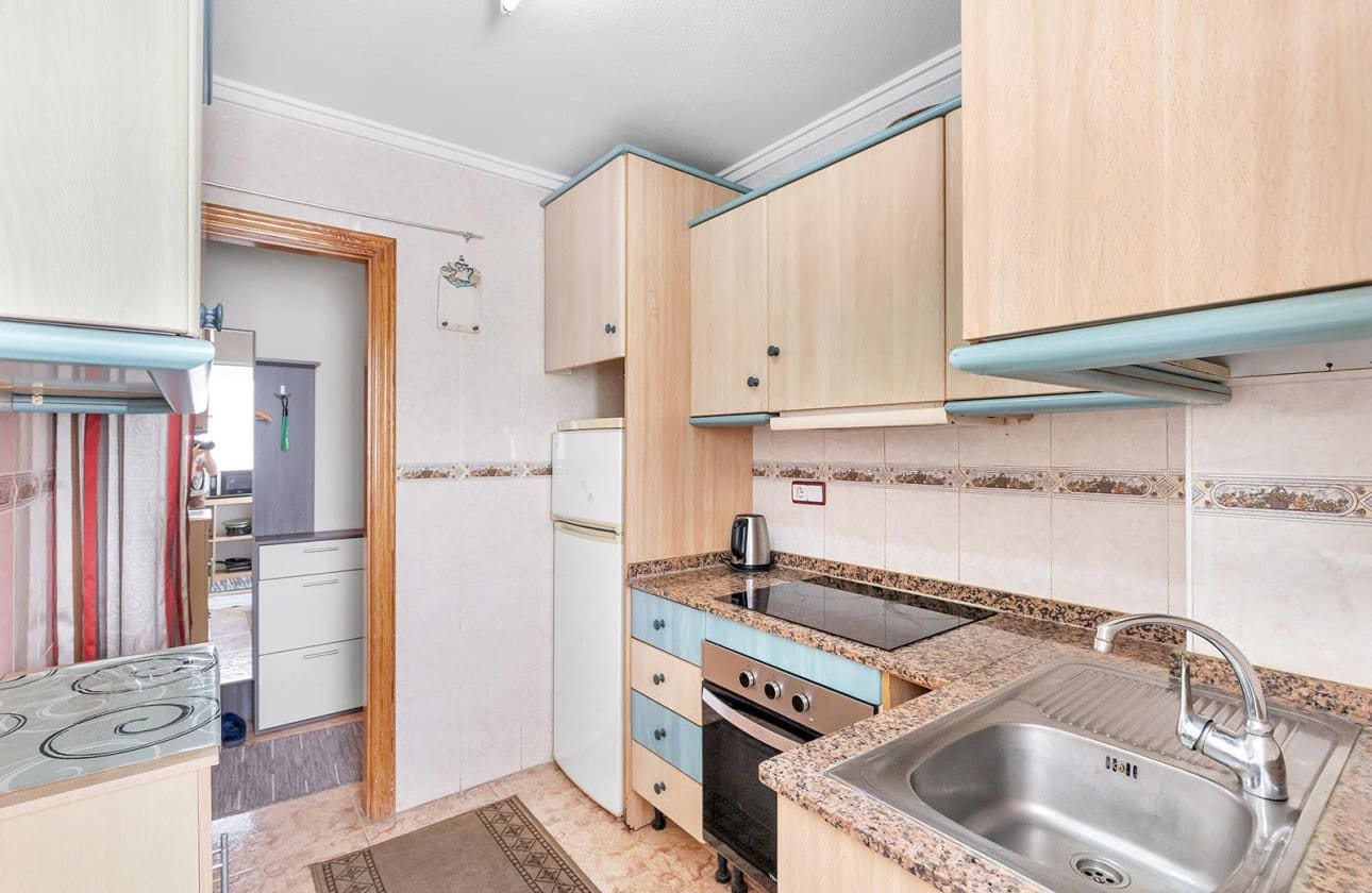 Ático de 3 habitaciones en Torrevieja en venta con piscina garaje - 175.000 € (Ref: 10187504)