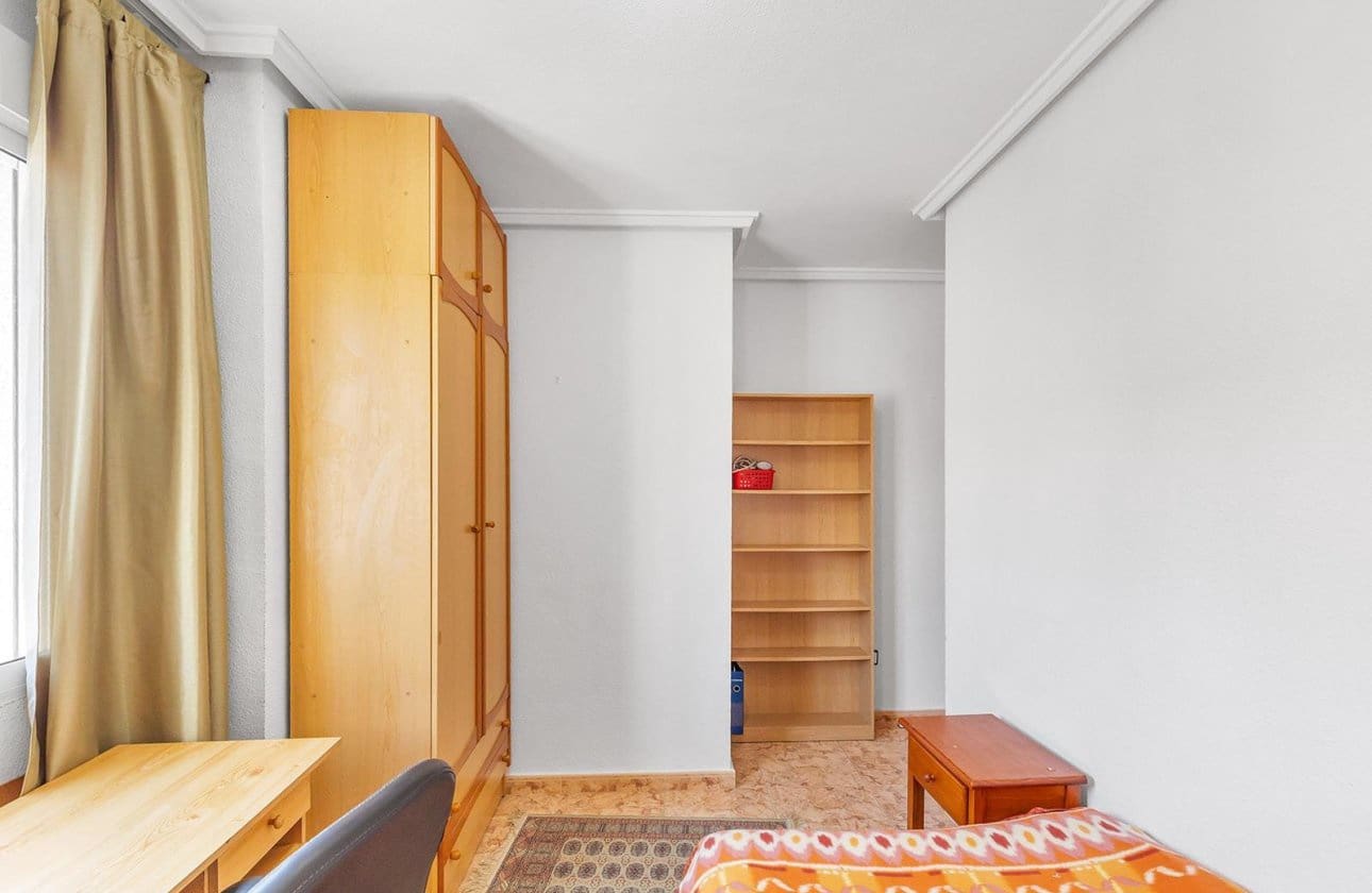 Ático de 3 habitaciones en Torrevieja en venta con piscina garaje - 175.000 € (Ref: 10187504)