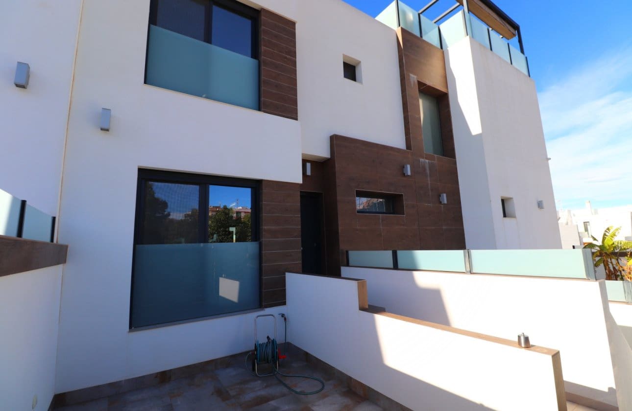 4 sovrum Hus till salu i Benijofar med pool - 354 999 € (Ref: 8966224)