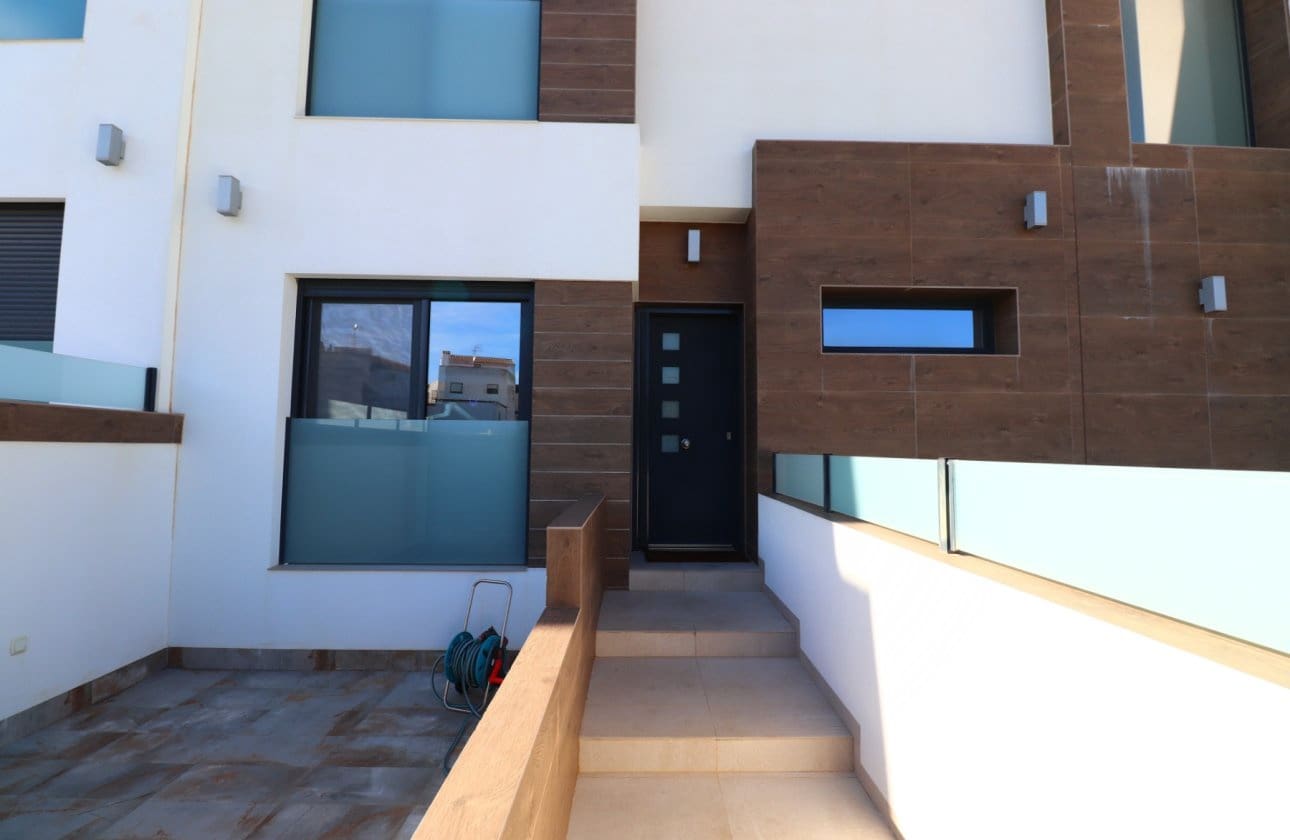 4 sovrum Hus till salu i Benijofar med pool - 354 999 € (Ref: 8966224)