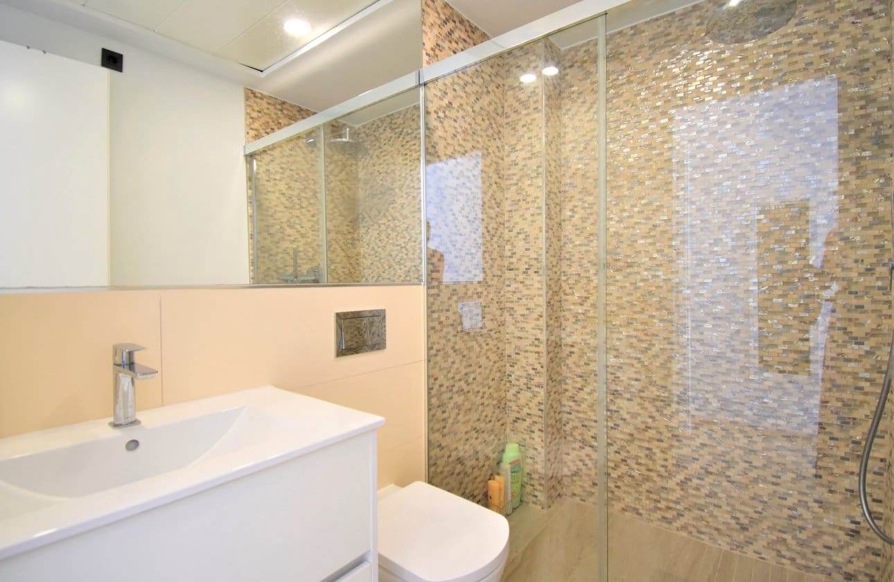 3 bedroom Villa for sale in Villamartin with pool - € 475,000 (Ref: 8966225)