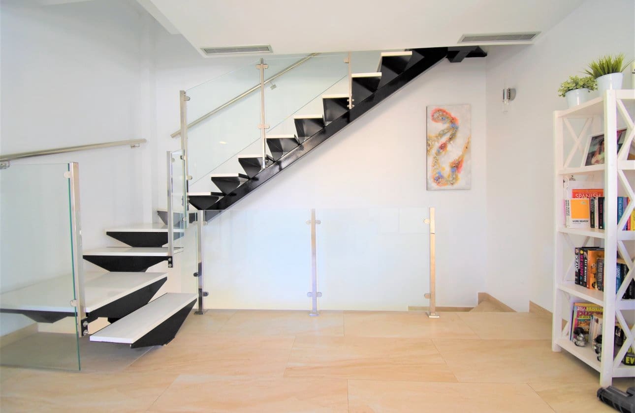 3 bedroom Villa for sale in Villamartin with pool - € 475,000 (Ref: 8966225)