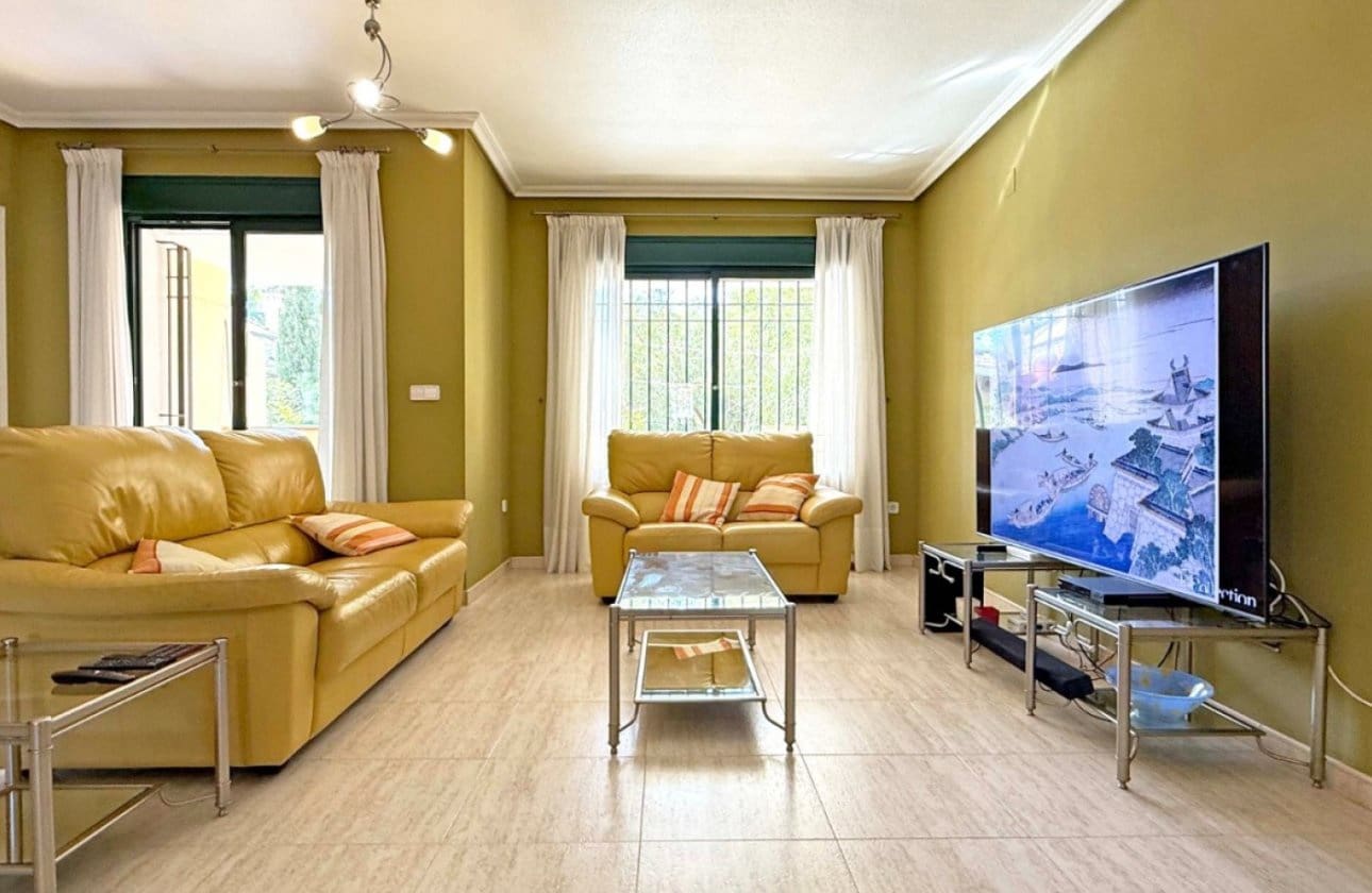 2 bedroom Apartment for sale in Campoamor with pool - € 215,000 (Ref: 8966240)