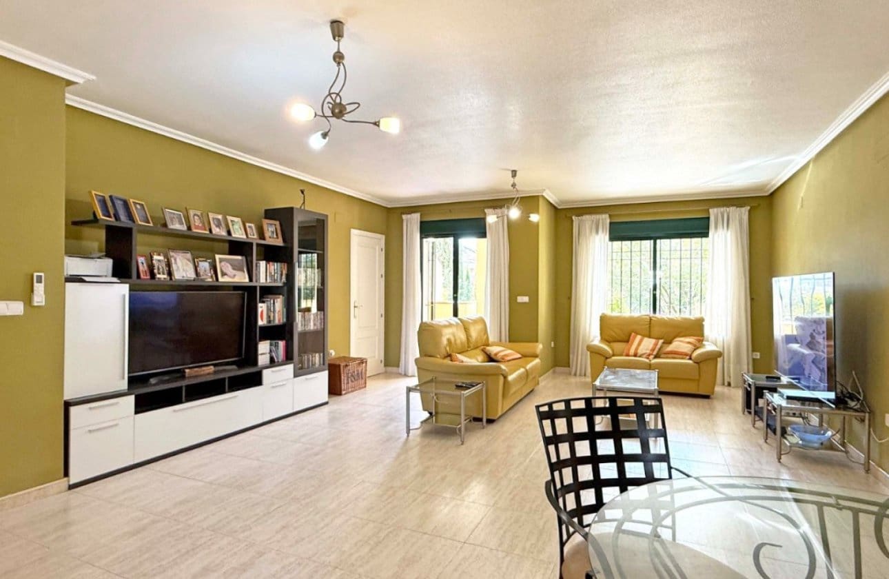 2 bedroom Apartment for sale in Campoamor with pool - € 215,000 (Ref: 8966240)