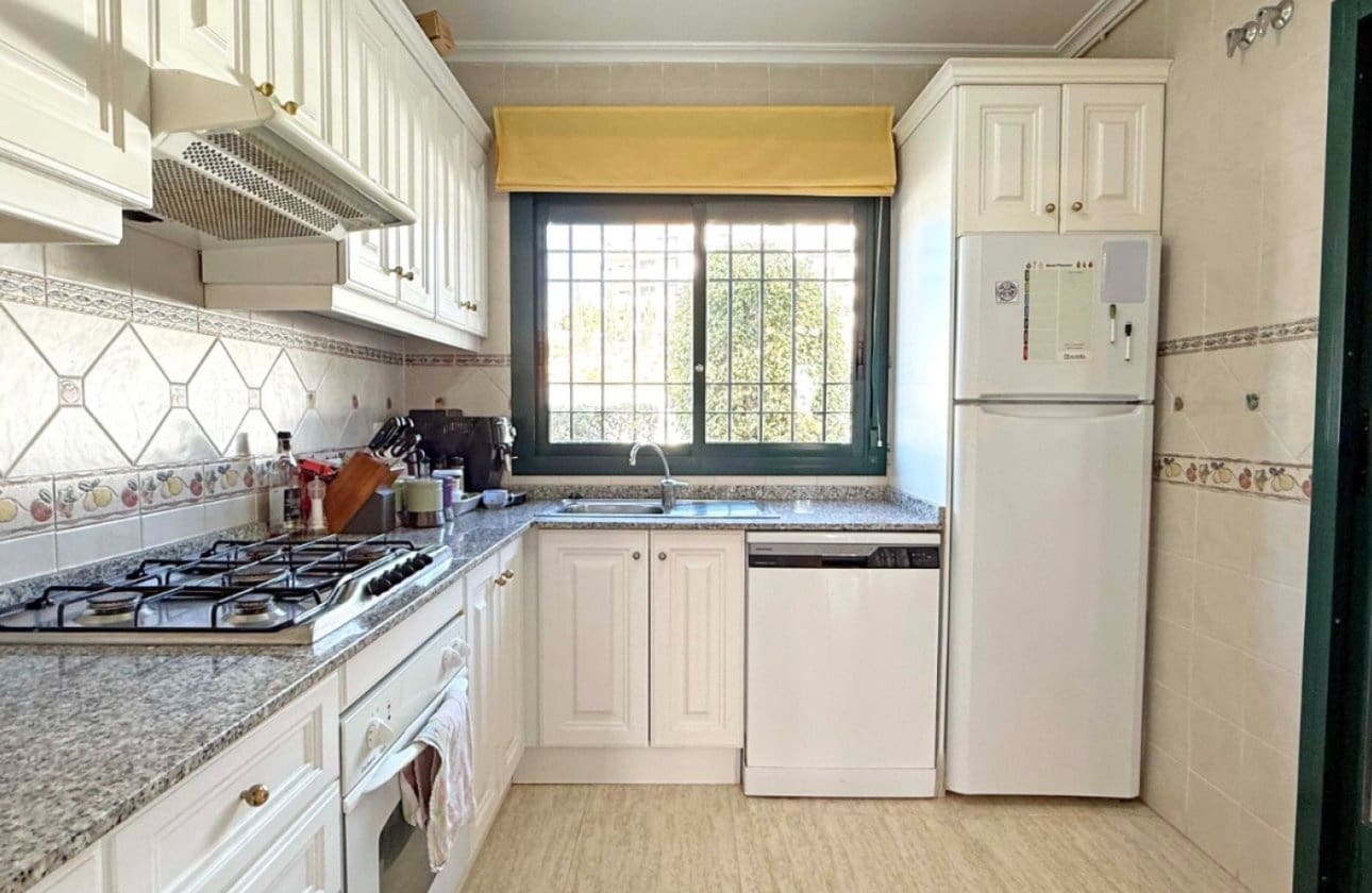 2 bedroom Apartment for sale in Campoamor with pool - € 215,000 (Ref: 8966240)