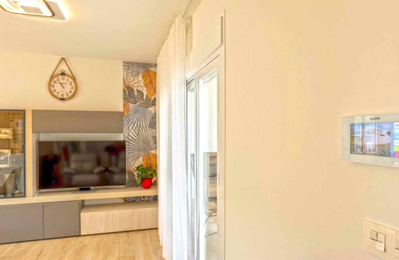 2 sypialnia Penthouse na sprzedaż w Villamartin z basenem - 299 950 € (Ref: 8966242)