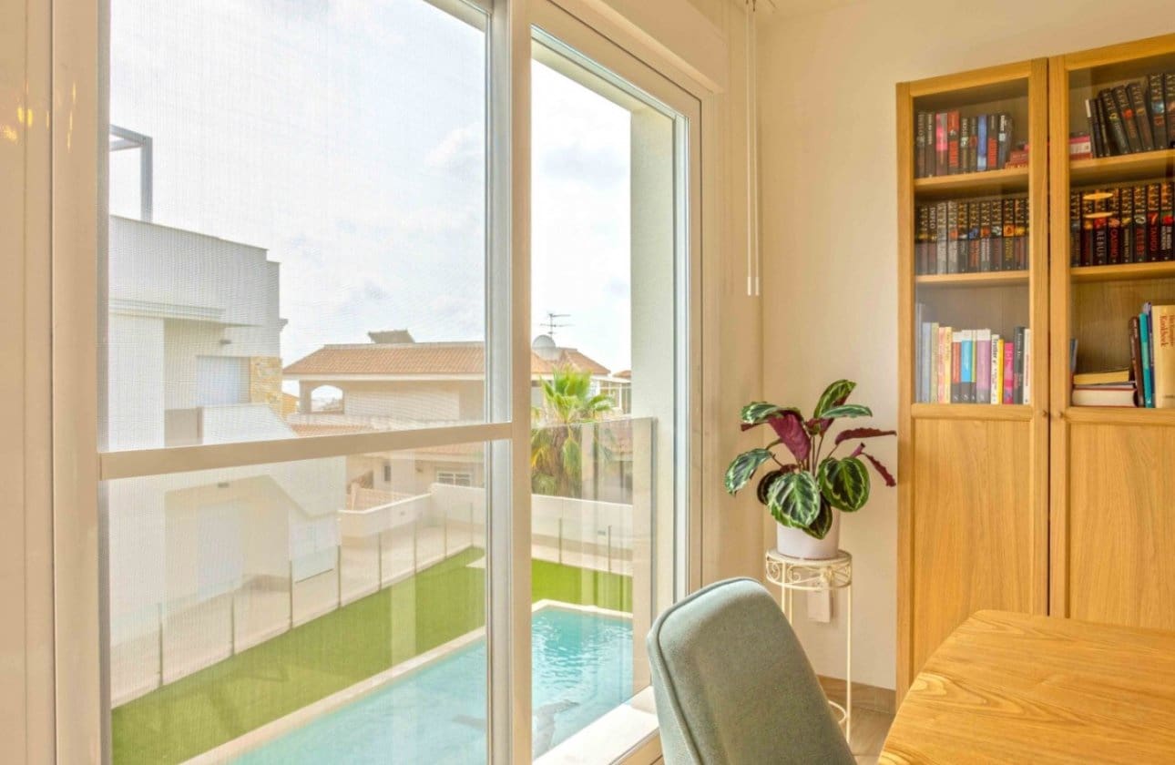 2 sypialnia Penthouse na sprzedaż w Villamartin z basenem - 299 950 € (Ref: 8966242)