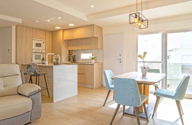 2 sypialnia Penthouse na sprzedaż w Villamartin, Orihuela z basenem - 299 950 € (Ref: 8966242)