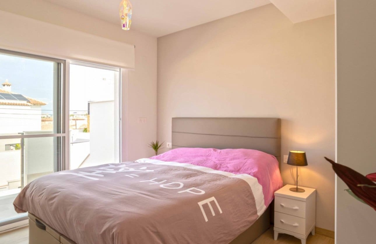 2 sypialnia Penthouse na sprzedaż w Villamartin z basenem - 299 950 € (Ref: 8966242)