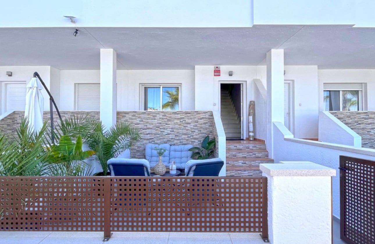 3 bedroom Townhouse for sale in Los Balcones with pool - € 299,000 (Ref: 8966245)