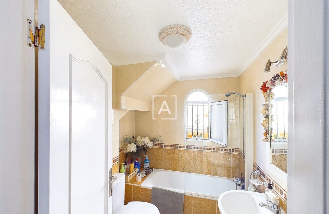 3 bedroom Villa for sale in Pinar de Campoverde with pool - € 249,995 (Ref: 8969046)