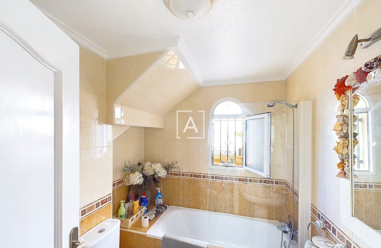 3 bedroom Villa for sale in Pinar de Campoverde with pool - € 249,995 (Ref: 8969046)