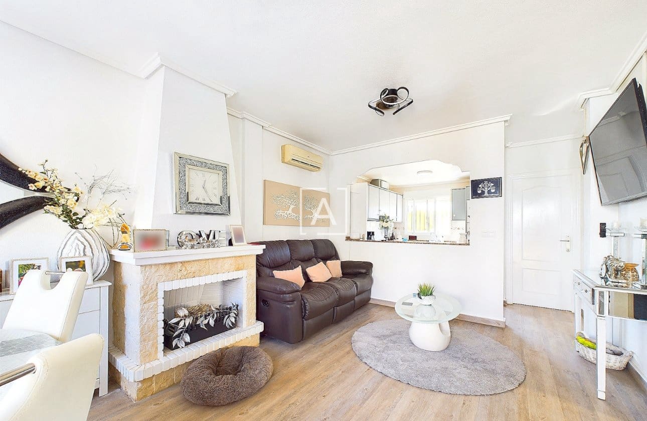 3 bedroom Villa for sale in Pinar de Campoverde with pool - € 249,995 (Ref: 8969046)