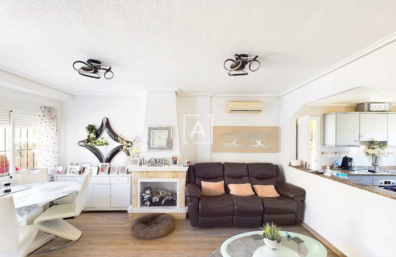 3 bedroom Villa for sale in Pinar de Campoverde with pool - € 249,995 (Ref: 8969046)