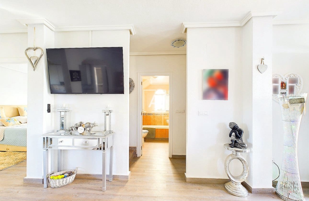 3 bedroom Villa for sale in Pinar de Campoverde with pool - € 249,995 (Ref: 8969046)