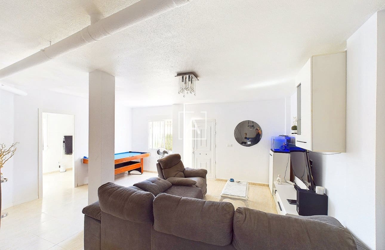 3 bedroom Villa for sale in Pinar de Campoverde with pool - € 249,995 (Ref: 8969046)