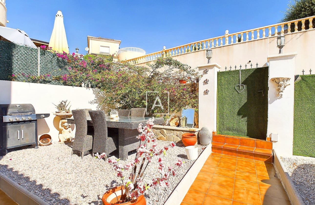 3 bedroom Villa for sale in Pinar de Campoverde with pool - € 249,995 (Ref: 8969046)