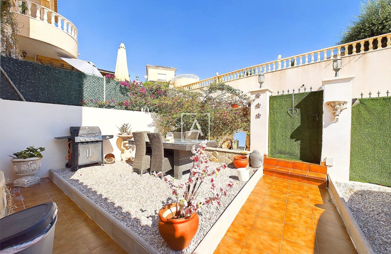 3 bedroom Villa for sale in Pinar de Campoverde with pool - € 249,995 (Ref: 8969046)