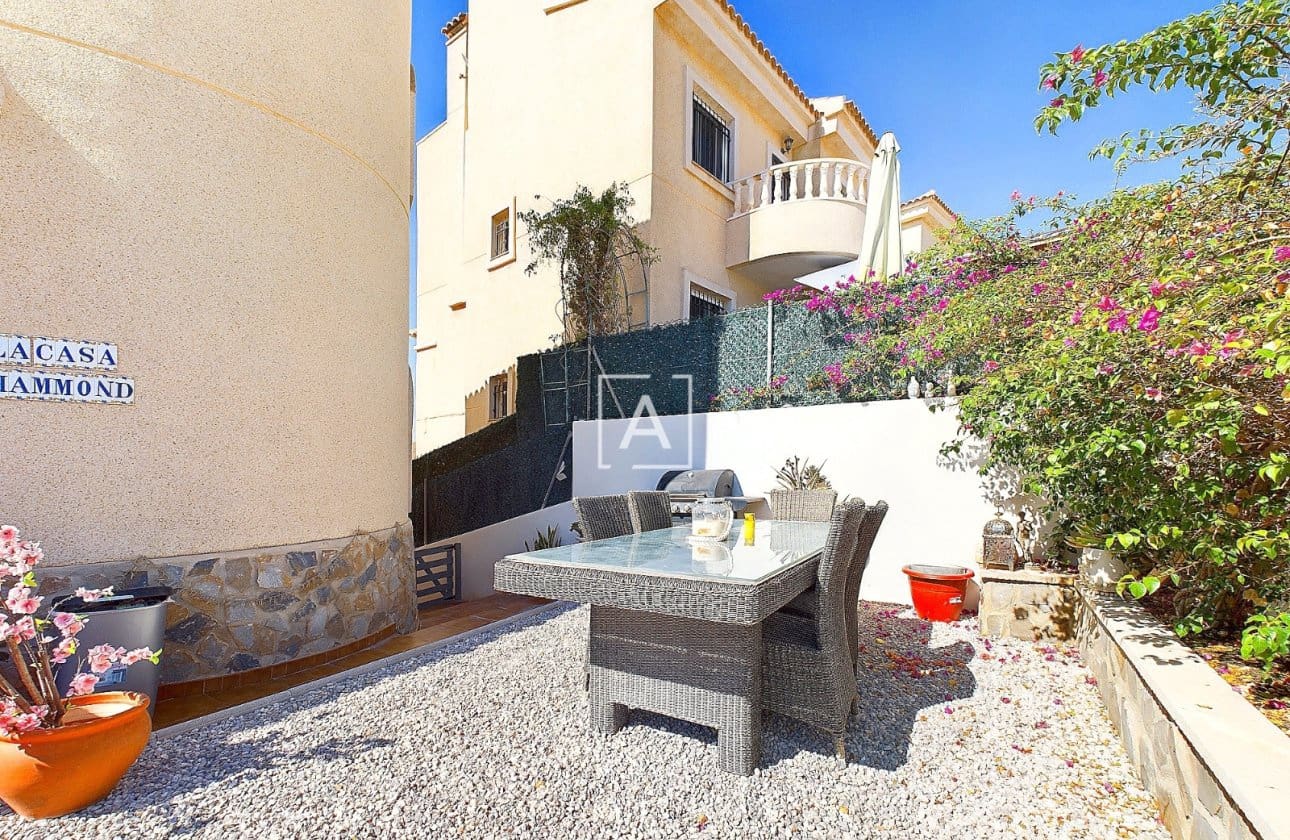 3 bedroom Villa for sale in Pinar de Campoverde with pool - € 249,995 (Ref: 8969046)
