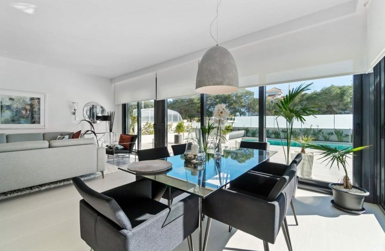 Chalet de 3 habitaciones en Campoamor en venta con piscina - 1.250.000 € (Ref: 8971275)