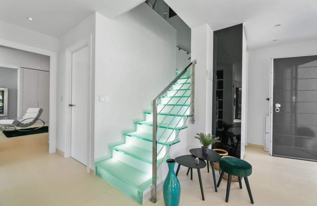 Chalet de 3 habitaciones en Campoamor en venta con piscina - 1.250.000 € (Ref: 8971275)