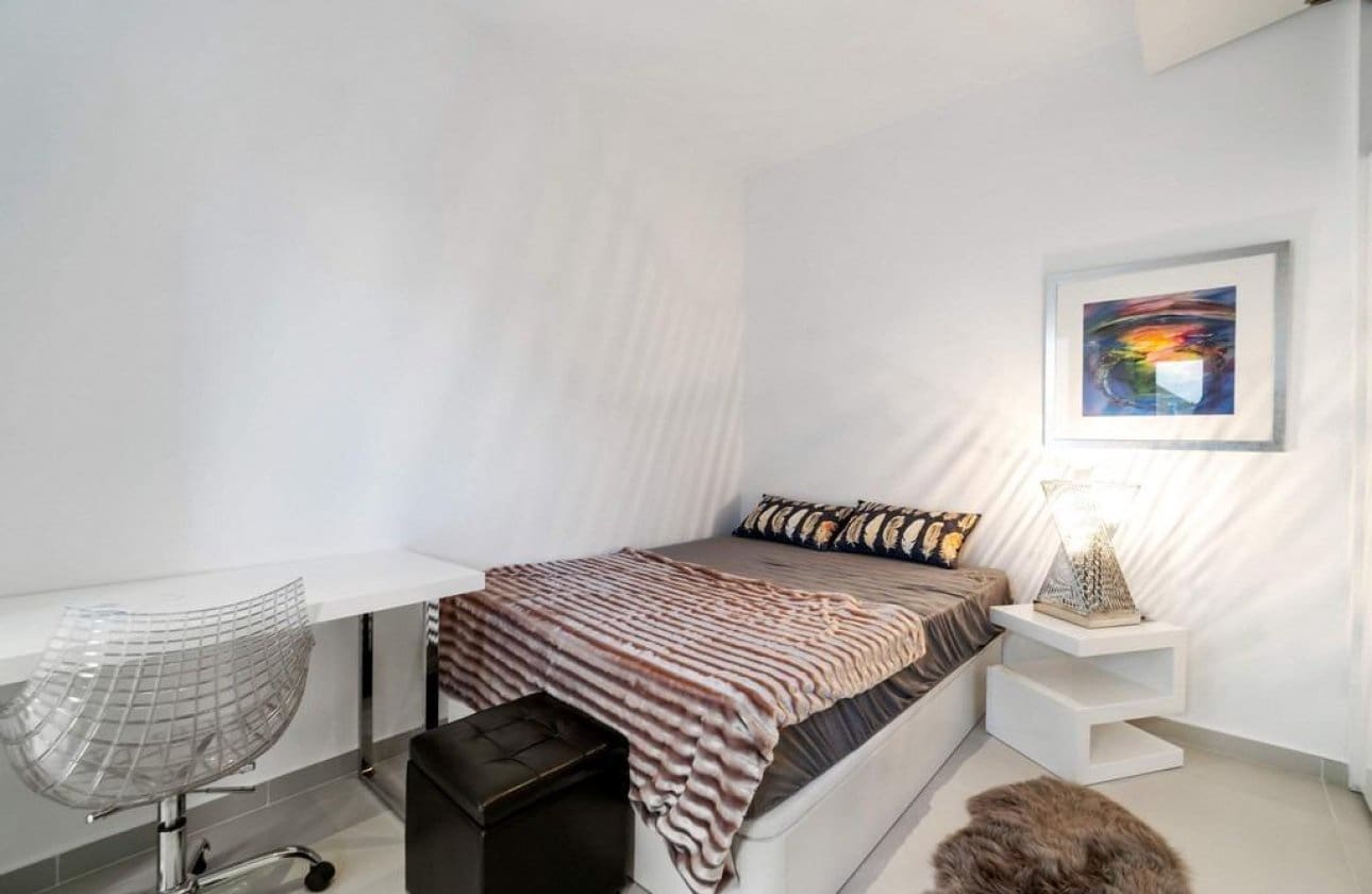 Chalet de 3 habitaciones en Campoamor en venta con piscina - 1.250.000 € (Ref: 8971275)