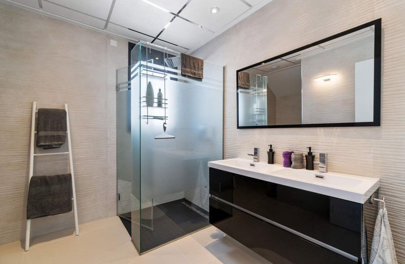 Chalet de 3 habitaciones en Campoamor en venta con piscina - 1.250.000 € (Ref: 8971275)