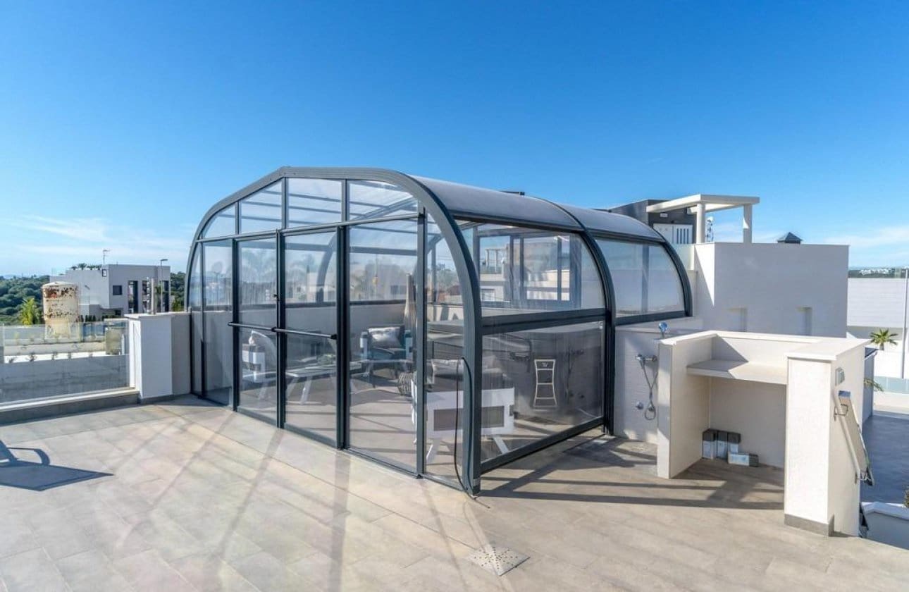 Chalet de 3 habitaciones en Campoamor en venta con piscina - 1.250.000 € (Ref: 8971275)