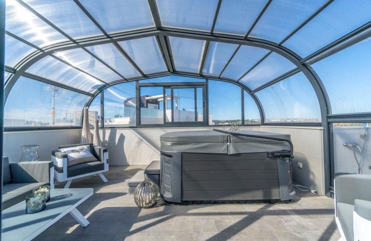 Chalet de 3 habitaciones en Campoamor en venta con piscina - 1.250.000 € (Ref: 8971275)