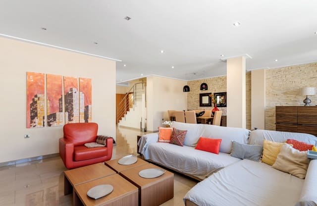 4 soveværelse Byhus til salg i Zona Pueblo, Guardamar del Segura - € 390.000 (Ref: 8971280)