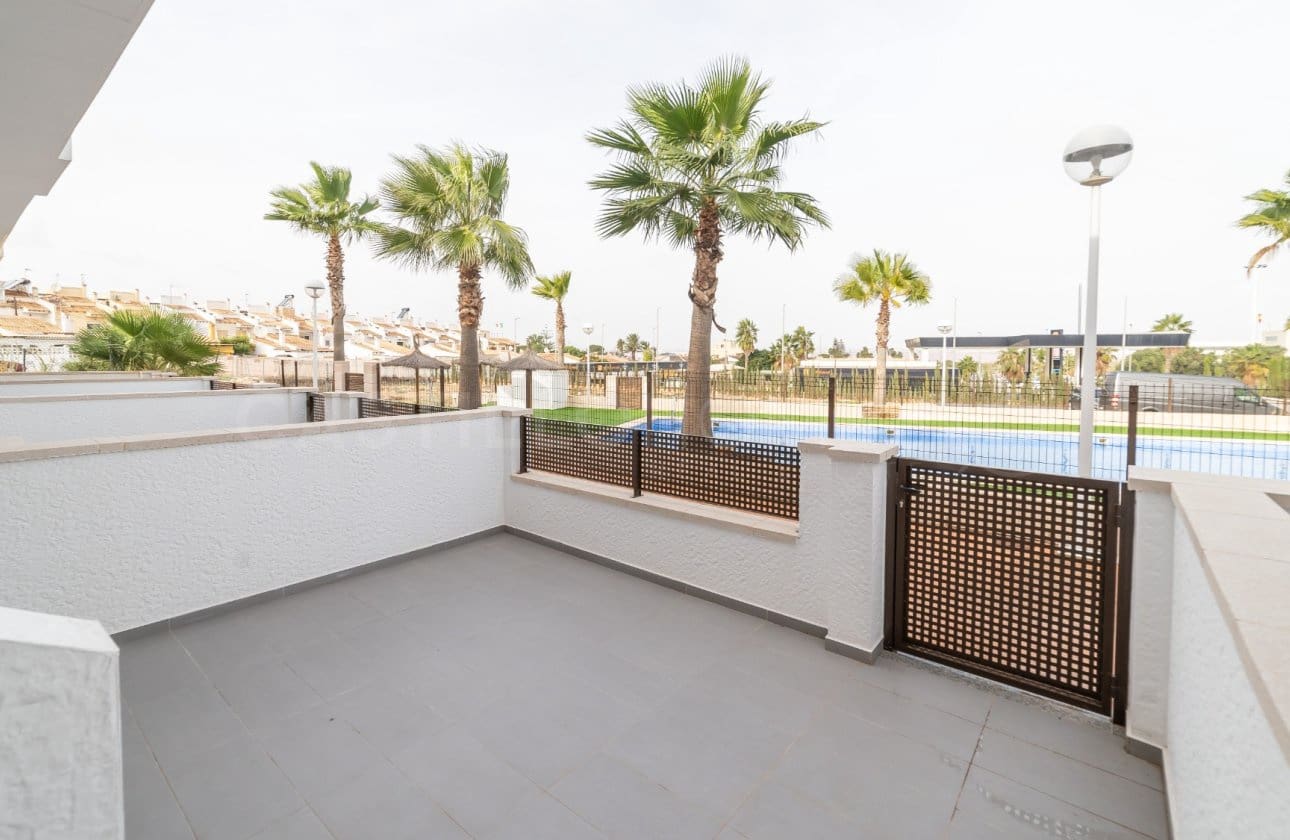 Casa de 3 habitaciones en Los Balcones en venta con piscina - 309.000 € (Ref: 8971290)