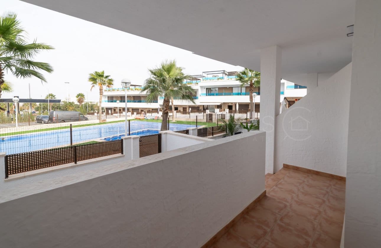 Casa de 3 habitaciones en Los Balcones en venta con piscina - 309.000 € (Ref: 8971290)