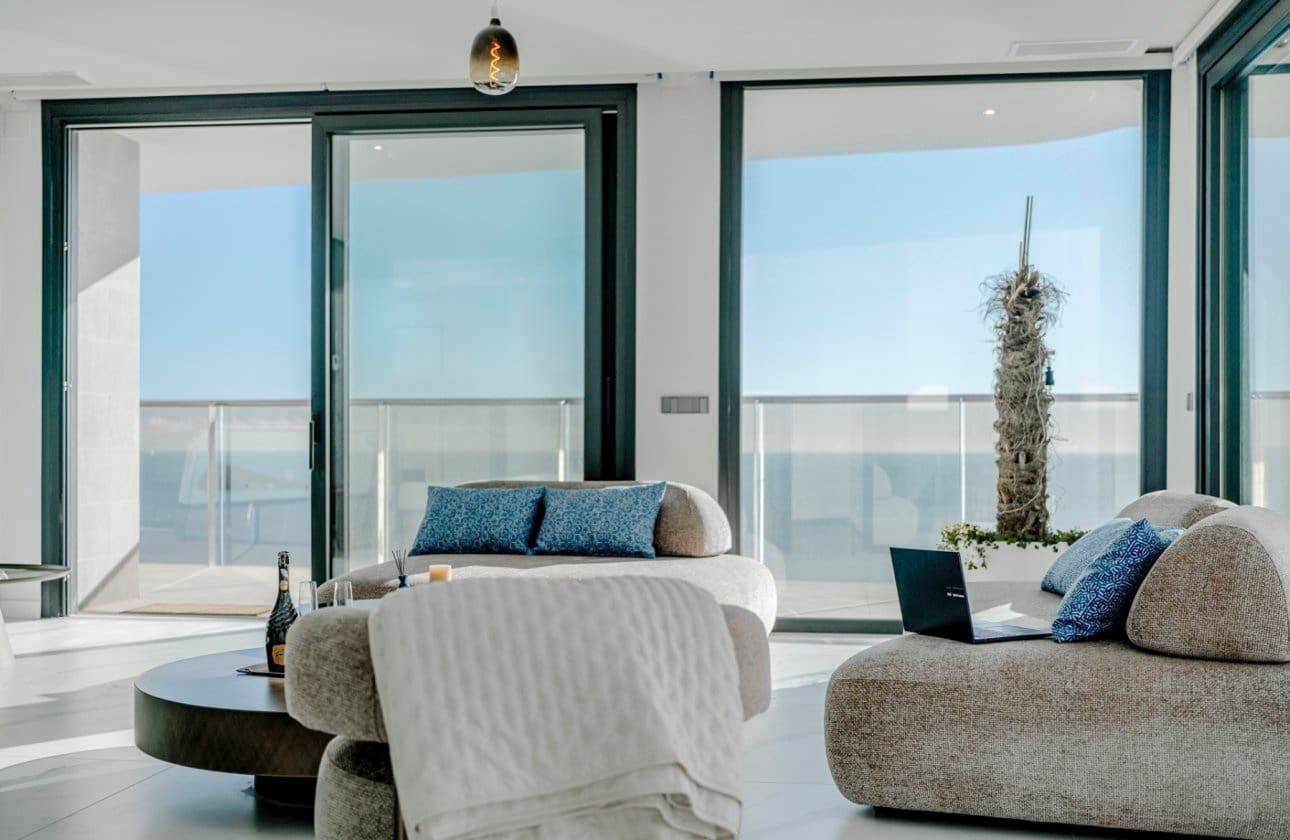 3 slaapkamer Appartement te koop in Benidorm met zwembad - € 1.550.000 (Ref: 8971308)