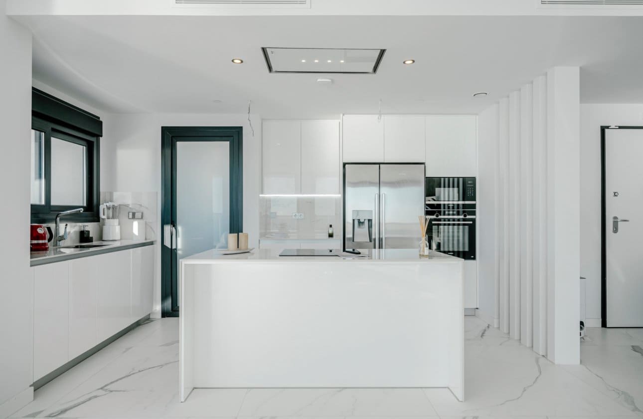 3 slaapkamer Appartement te koop in Benidorm met zwembad - € 1.550.000 (Ref: 8971308)