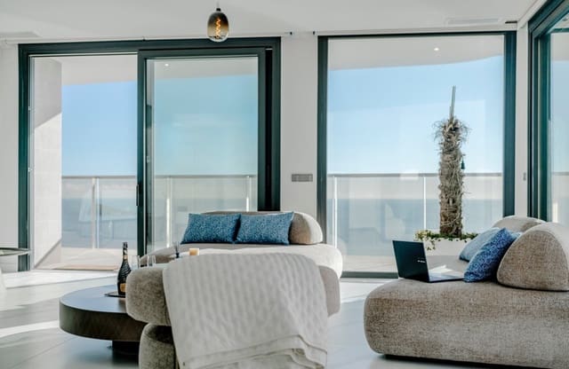 3 slaapkamer Appartement te koop in Playa Poniente, Benidorm met zwembad - € 1.550.000 (Ref: 8971308)