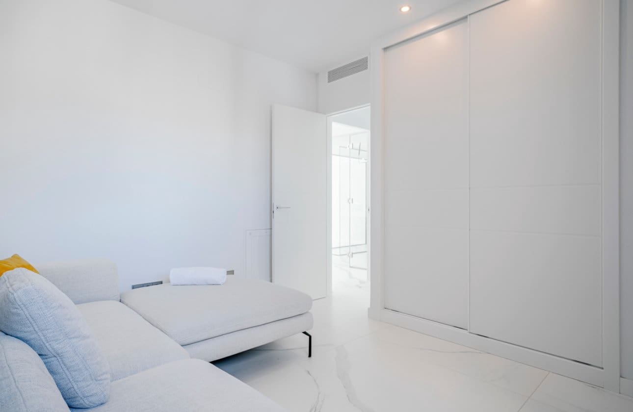 3 slaapkamer Appartement te koop in Benidorm met zwembad - € 1.550.000 (Ref: 8971308)