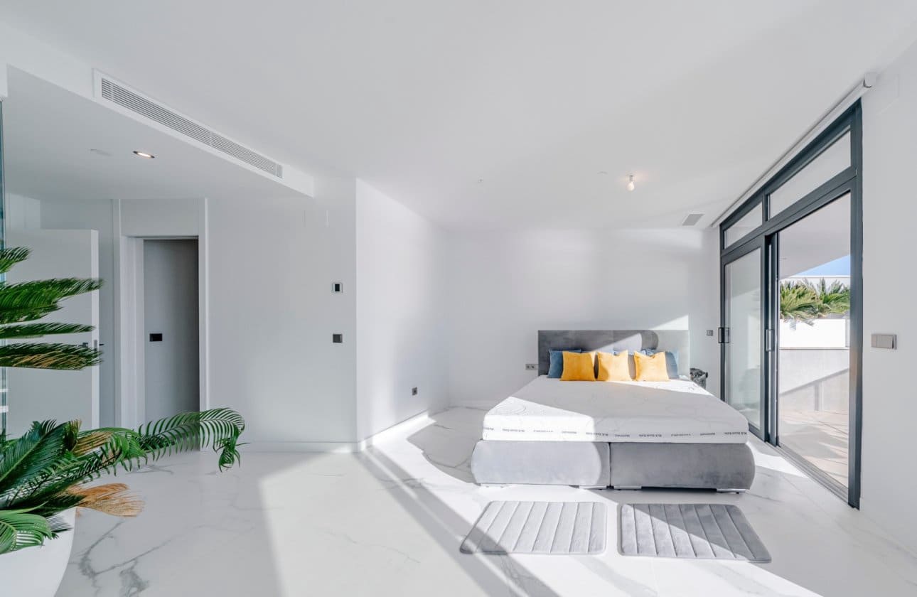 3 slaapkamer Appartement te koop in Benidorm met zwembad - € 1.550.000 (Ref: 8971308)