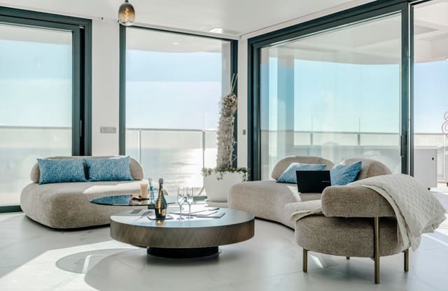 3 slaapkamer Appartement te koop in Playa Poniente, Benidorm met zwembad - € 1.550.000 (Ref: 8971308)