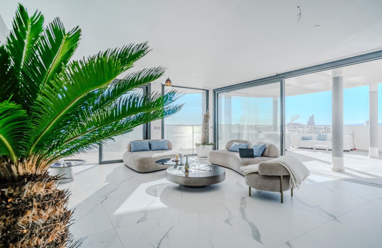 3 slaapkamer Appartement te koop in Benidorm met zwembad - € 1.550.000 (Ref: 8971308)